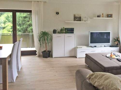 eingerichtetes Wohnzimmer - 