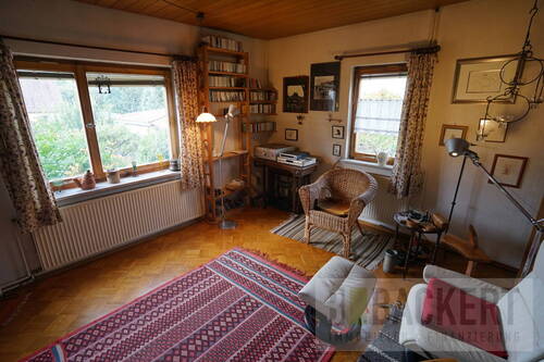 Wohnzimmer - Doppelhaushälfte mit 97,50 m² in Rödental zum Kaufen