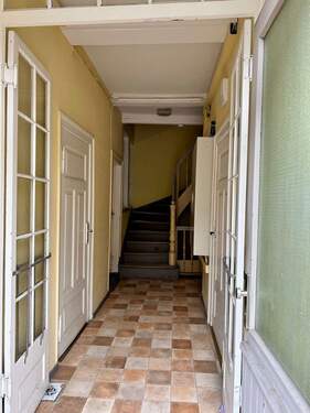 Hauseingang - 8 Zimmer Mehrfamilienhaus, Wohnhaus in Rudolstadt
