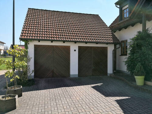 Doppelgarage - 6 Zimmer Einfamilienhaus in Speichersdorf