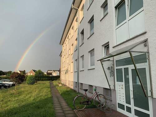 Eingang Hausnr. 18 - 'Provisionsfrei' Kernsanierte 2 12 ZKB mit Wunderschönem Weitblick über DEL Bungerhof