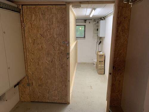 Neu gebautes Kellerabteil - 