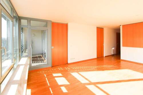 Zugang Loggia und Schiebetüren zum Schlafzimmer - 