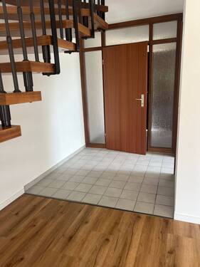 Flur / Windfang - Etagenwohnung mit 74,40 m² in Heimsheim zur Miete