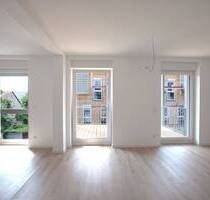 Moderne, helle 3,5 Zimmer Wohnung (W4) und großem Südbalkon mit Ausblick - Güglingen