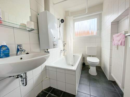 Bad - 1 Zimmer Etagenwohnung zur Miete in Mannheim