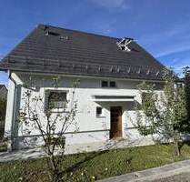 Freistehendes Zweifamilienhaus mit Doppelgarage - Pleidelsheim