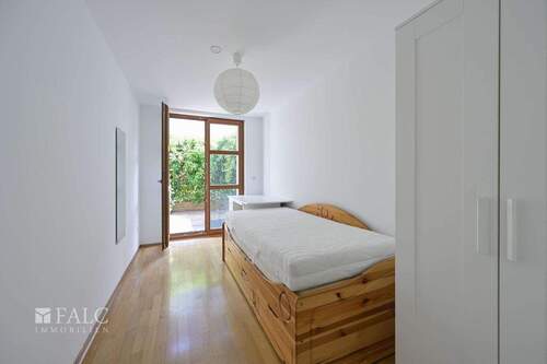 EG Zimmer rechts Blick Garten - 