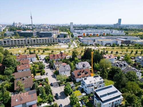Außenaufnahme - 6 Zimmer Reihenmittelhaus zum Kaufen in München
