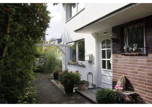 Eingangsbereich 2 - 5 Zimmer Reihenendhaus in Niederkassel