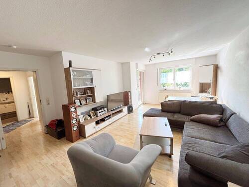 Wohn- /Esszimmer - 