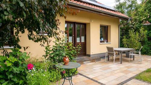 Vorgarten - 7 Zimmer Einfamilienhaus zum Kaufen in Nordhorn