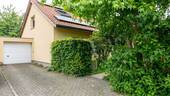Vorgarten mit Garage - 7 Zimmer Einfamilienhaus in Nordhorn