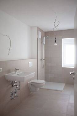 Badezimmer mit Dusche, WC, HRW - 