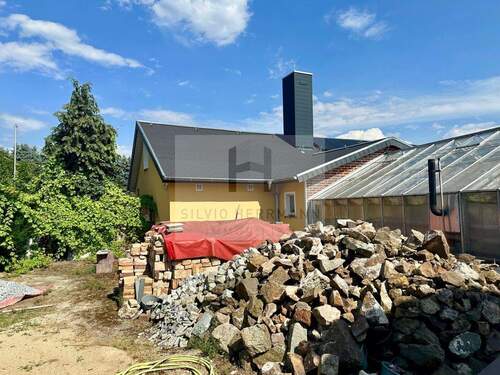Rückansicht Geschäftshaus - 