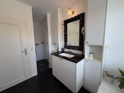 Vollbad mit separater Dusche - 