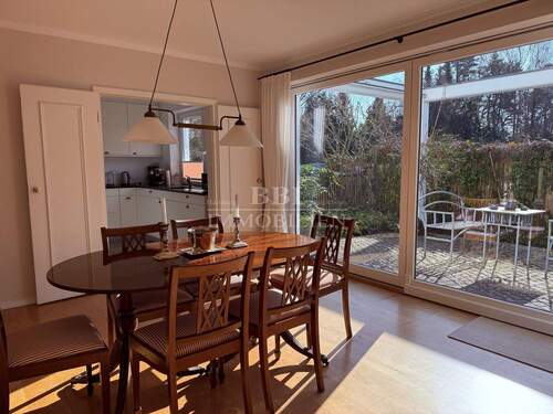 Essbereich mit Zugang zur Terrasse - 3 Zimmer Einfamilienhaus in Norderstedt