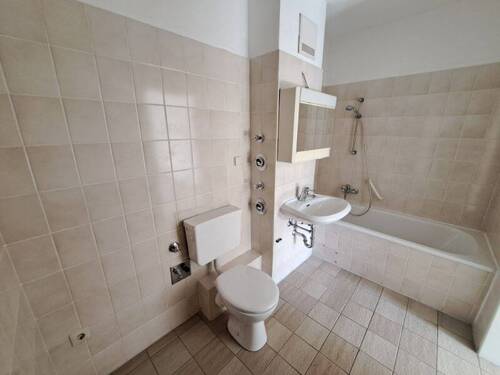 Badezimmer - Etagenwohnung mit 47,60 m&sup2; in Bremerhaven zur Miete