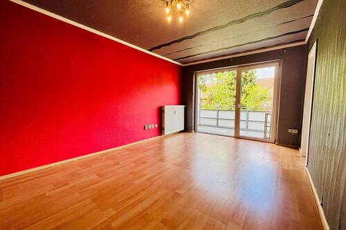 Schlafzimmer mit Zugang zum Balkon 1 - 