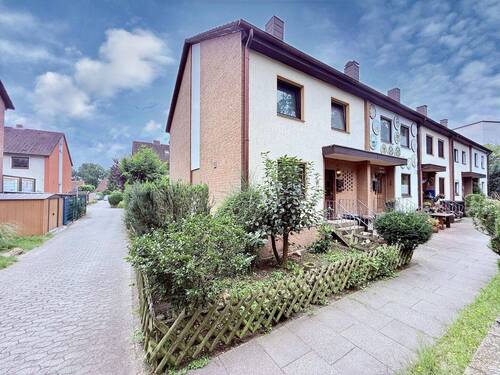 Vorderansicht - Reihenendhaus in Top-Lage mit Garten, Kamin, Balkon & Garage