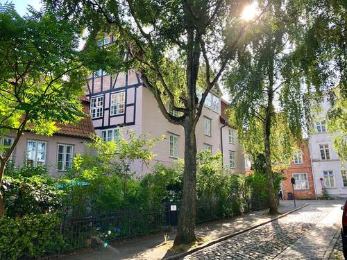 Hausansicht - Mehrfamilienhaus, Wohnhaus zum Kaufen in Lübeck