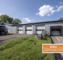 Unweit der A7 - Funktionale Logistikhalle mit 4 LKW-Toren und einer Anfahrtsrampe in Quickborn viele Parkplätze denkbar