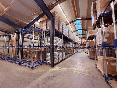 Große Logistikhalle - Halle in Quickborn zur Miete