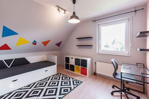 1.OG Schlafzimmer 1 - (KI generiert) - 