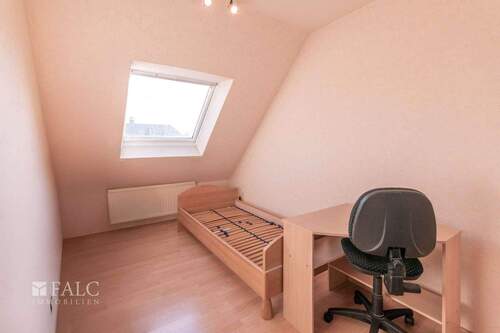 1. OG Schlafzimmer 3 - 