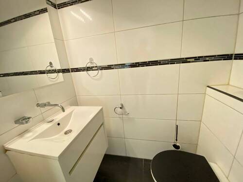 WC - 