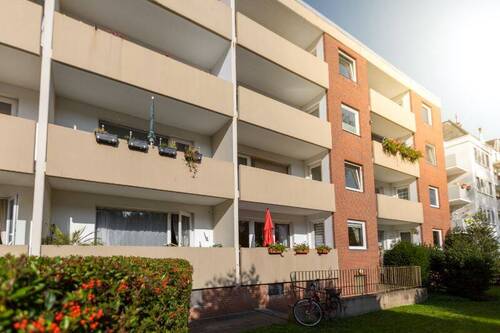 Außenansicht - Mit Badewanne! 3-Zimmer-Wohnung in Bremerhaven-Lehe