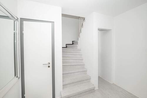 Flur - 4 Zimmer Reihenmittelhaus zur Miete in Stade