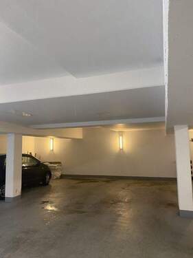 Tiefgarage 2 Stellplätze - 