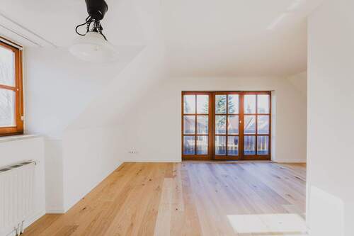 Wohnzimmer - 3 Zimmer Etagenwohnung in München / Trudering