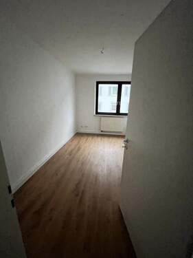 Wohnbereich - 3 Zimmer Etagenwohnung zur Miete in Neunkirchen