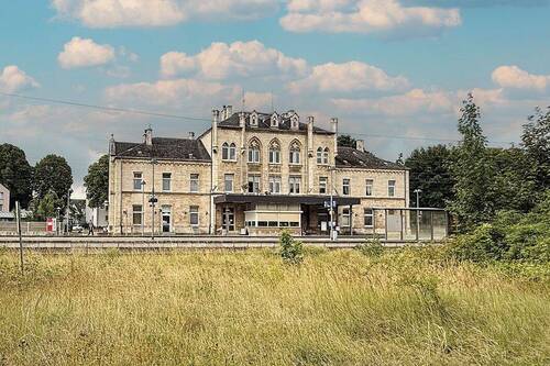 Ansicht Bahnseite - Mehrfamilienhaus, Wohnhaus mit 599,00 m&sup2; in Königslutter zum Kaufen