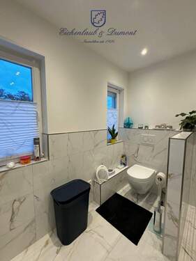 Bad mit Fenster EG - 