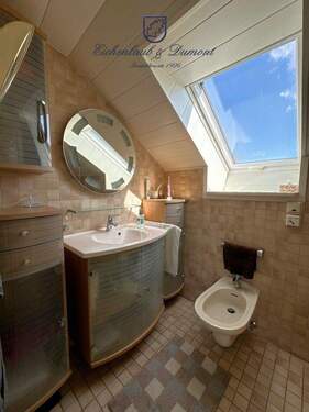 Bad mit Bidet und Fenster DG - 