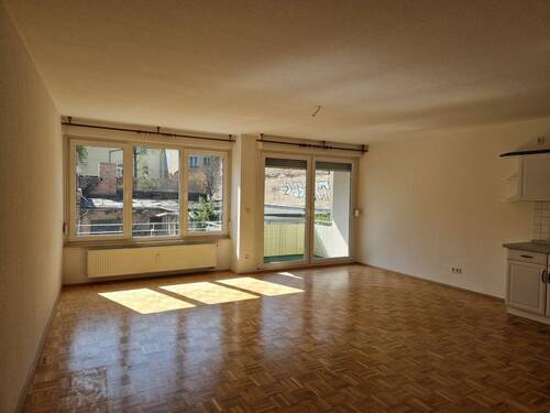 Wohnzimmer - Etagenwohnung mit 69,80 m&sup2; in Halle (Saale) zum Kaufen