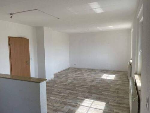 Wohnzimmer - Etagenwohnung mit 68,00 m&sup2; in Schkopau zur Miete