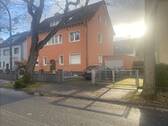 Haus außen vorne - GEPFLEGTES MEHRFAMILIENHAUS 