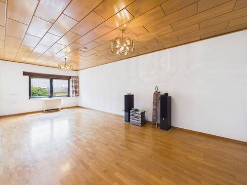 CAM04517G0-PR0025-STILL023.jpg - 
