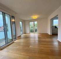***Dein neues Zuhause am Saseler Markt: Schicke Wohnung im 1. OG mit Parkett, Fbhzg, EBK, 2 TGs, Aufzug, Vollbad mit Fenster, G´WC...*** - Hamburg