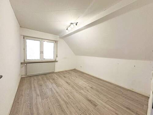 Schlafzimmer 2 von 3 - 