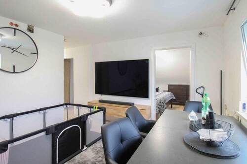 Wohnzimmer - Etagenwohnung mit 68,10 m&sup2; in Schorndorf zum Kaufen