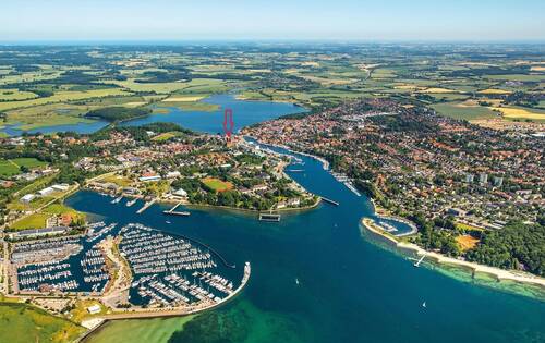 Luftbild Neustadt mit Pfeil - 