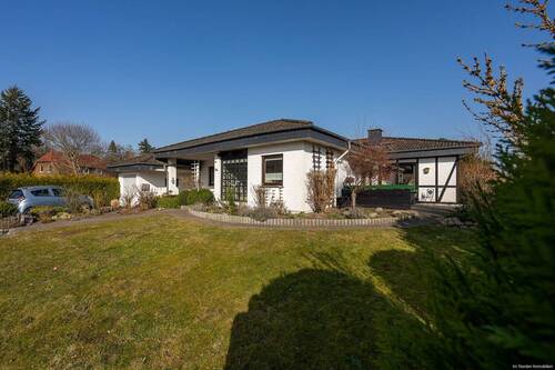 Vorgarten - 4 Zimmer Einfamilienhaus zum Kaufen in Malente / Timmdorf