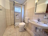 Bad mit Dusche im Erdgeschoss - 