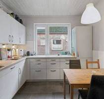 Einziehen statt renovieren: Modernes Stadthaus mit sonnigem Westgarten - Heide