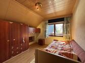 Schlafzimmer 2 (OG) - 